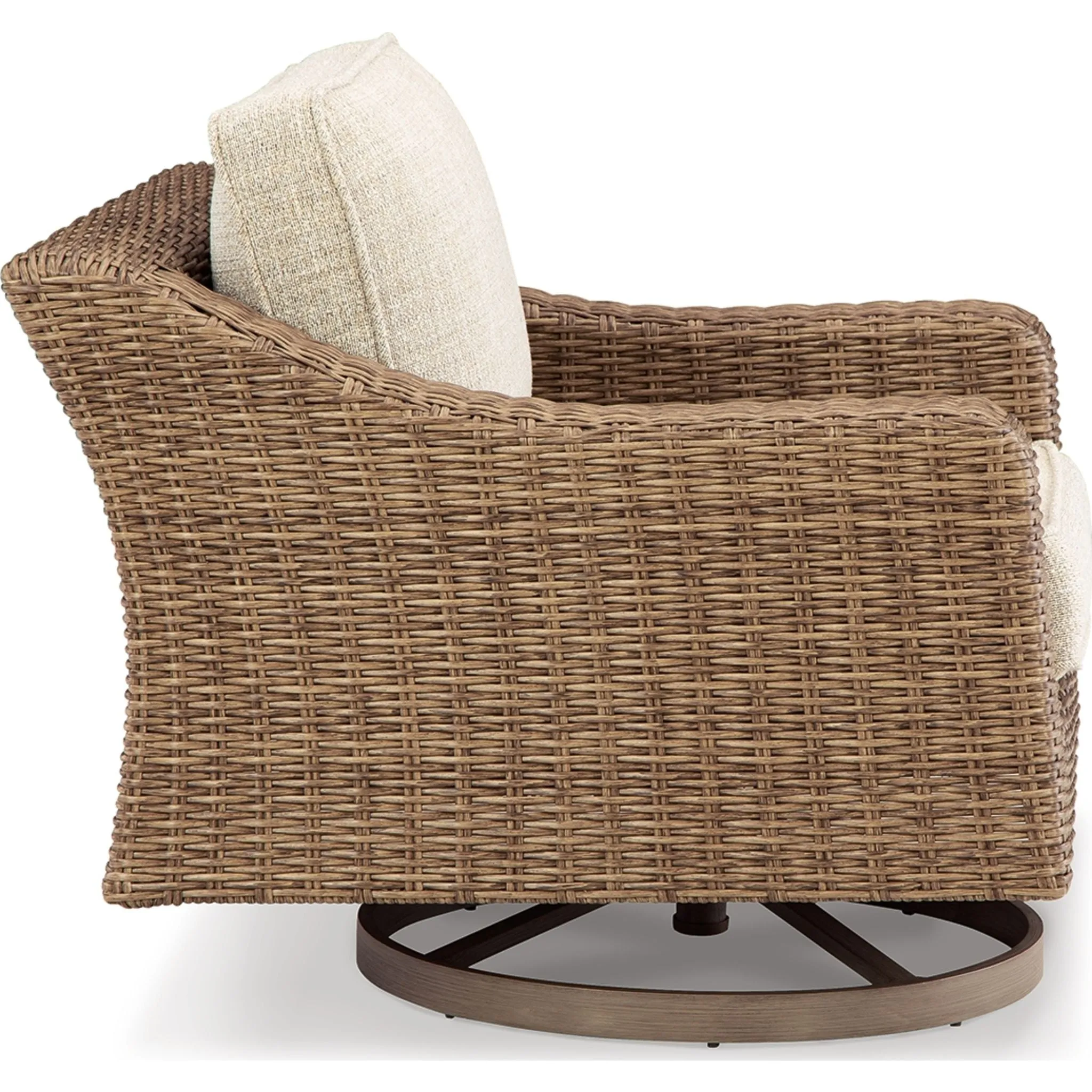 Outdoor Beachcroft Swivel Lounge Chair with Cushion